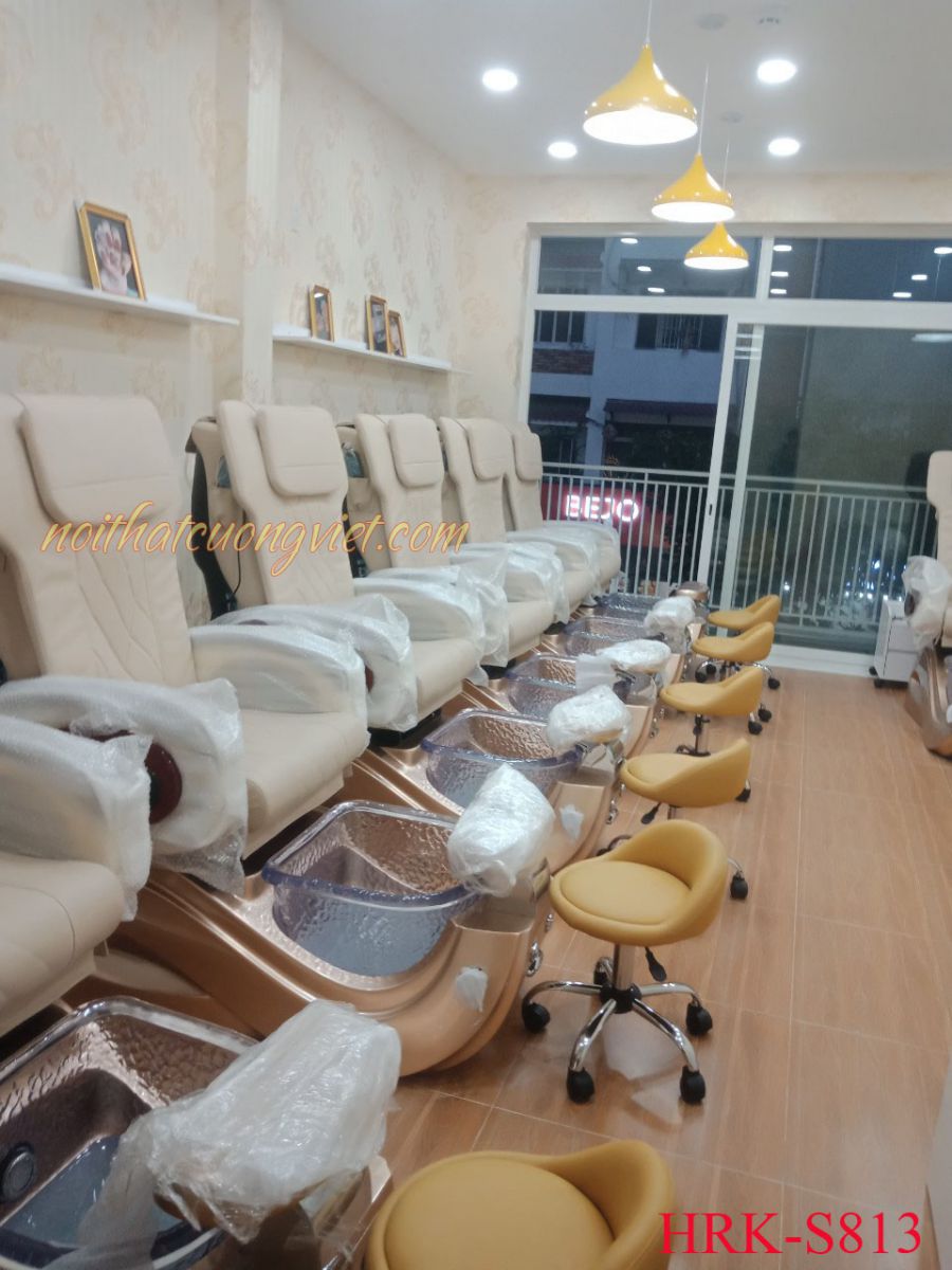 ghế nail massage tiệm nail hiện đại 
